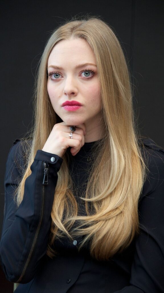 Amanda Seyfried height
