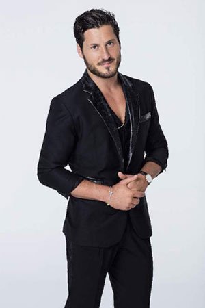Valentin Chmerkovskiy Height and Weight and Body Measurements Valentin Chmerkovskiy Biceps Sizes,Date Of Birth, Age, Family, Wife, Affairs Valentin Chmerkovskiy diet Education Qualifications, School, College, Contact Information 