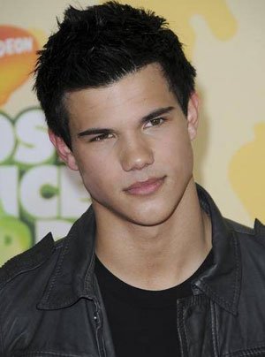 Taylor Lautner Height, Taylor Lautner Girl Friend, Taylor Lautner Twitter, Taylor Lautner Wife,