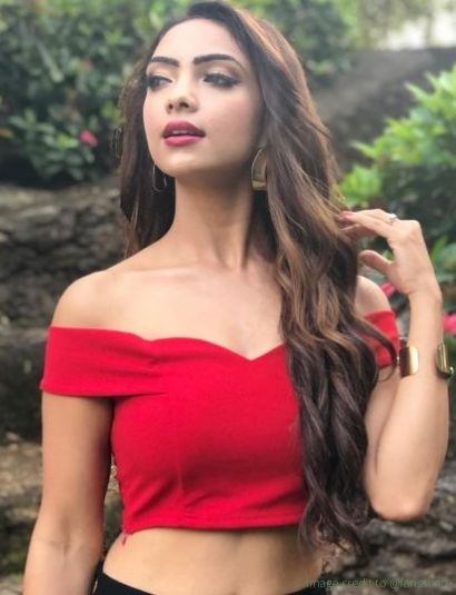 pooja banerjee biography