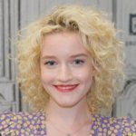 Julia Garner (Actress) Age, Awards, Height, Weight, Family, Affairs, Biography & More
